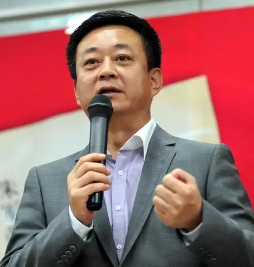 穿正装该怎么搭看朱军知道什么是正装穿搭模板沉稳庄重