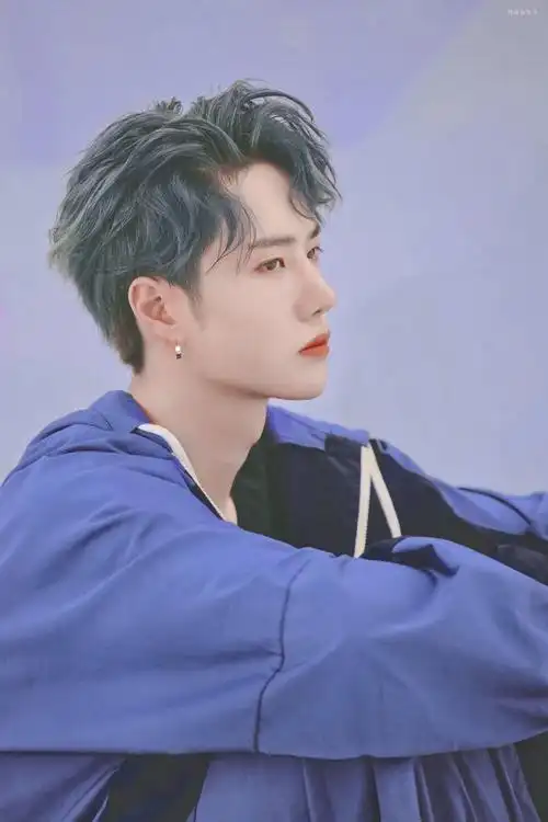 创造101uniq王一博crlogo