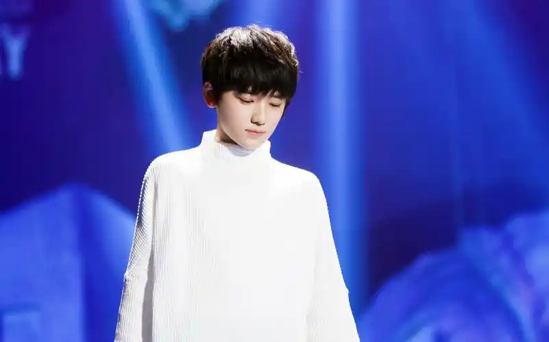 台风少年团[超话]##颜霸主唱宋亚轩# 你感. 来自白浅央 - 微博