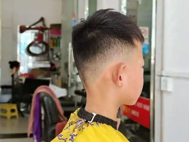 帅气小男孩发型14款时尚有型酷酷的适合310岁小男孩最适合中国小男孩