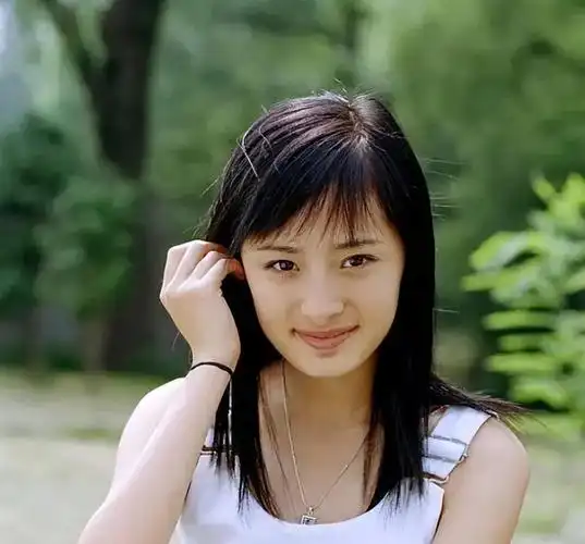 明星刚出道拍广告的样子林心如土气杨幂方脸张雨绮膀大腰圆