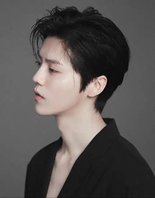 男星"侧颜杀"有多惊艳?肖战鹿晗好绝,王一博让人疯狂心动