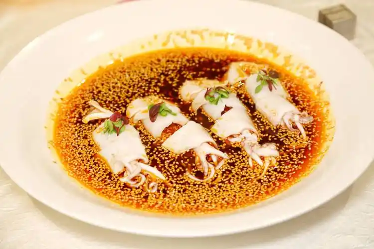 葛洲缘中餐厅怀匠心之制,携新菜而来,希望兼顾口感与美感的创新菜品