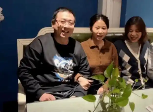 许敏亲儿媳晒一家四口晒餐桌厨艺精湛悦悦陷入争议后用心学习