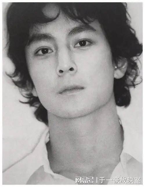 真想把蜡像师给融了|黄晓明|吴彦祖|周星驰|华晨宇|社交平台_网易订阅