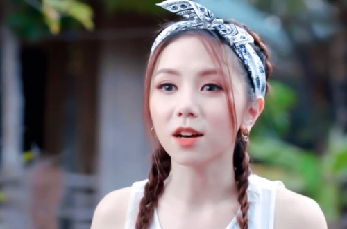 邓紫棋走红之前长啥样?