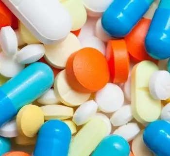 伤风胶囊,诺氟沙星胶囊,头孢氨苄胶囊等属于硬胶囊;鱼肝油丸,维生素e