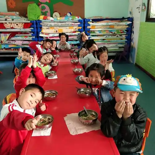 东大坚幼儿园大二班宝宝愉快的一周