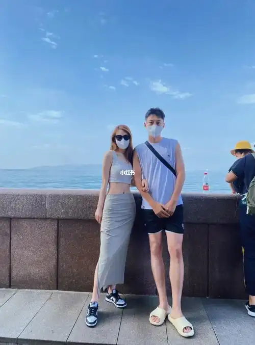 你们说 : 情侣最佳身高差是多少#女生必看  #女生  #情侣  #身高