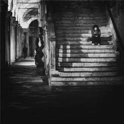 美图鉴赏andofuchs的孤独黑白影像