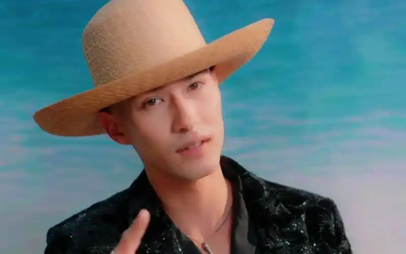 创造营2021创4智族gq穿帮大片米卡