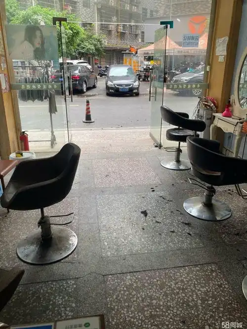 小区,地铁口理发店转让
