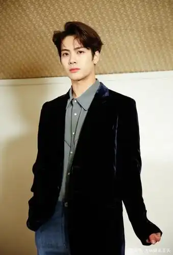 我喜欢的男艺人明星王嘉尔 个人美照收藏