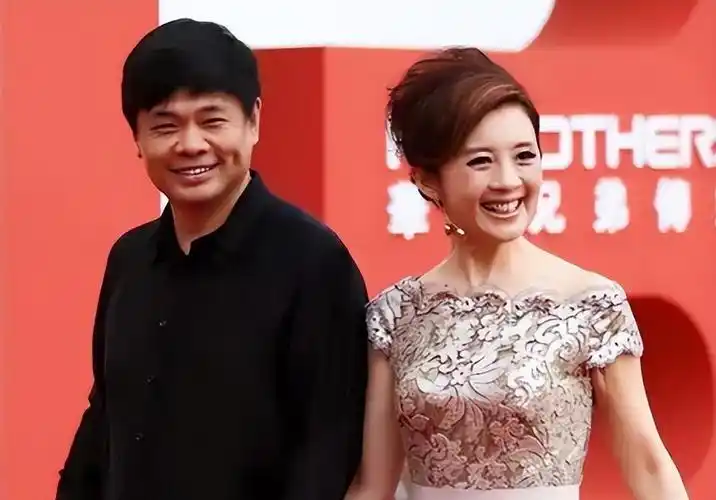 丁健让原配给小三让位