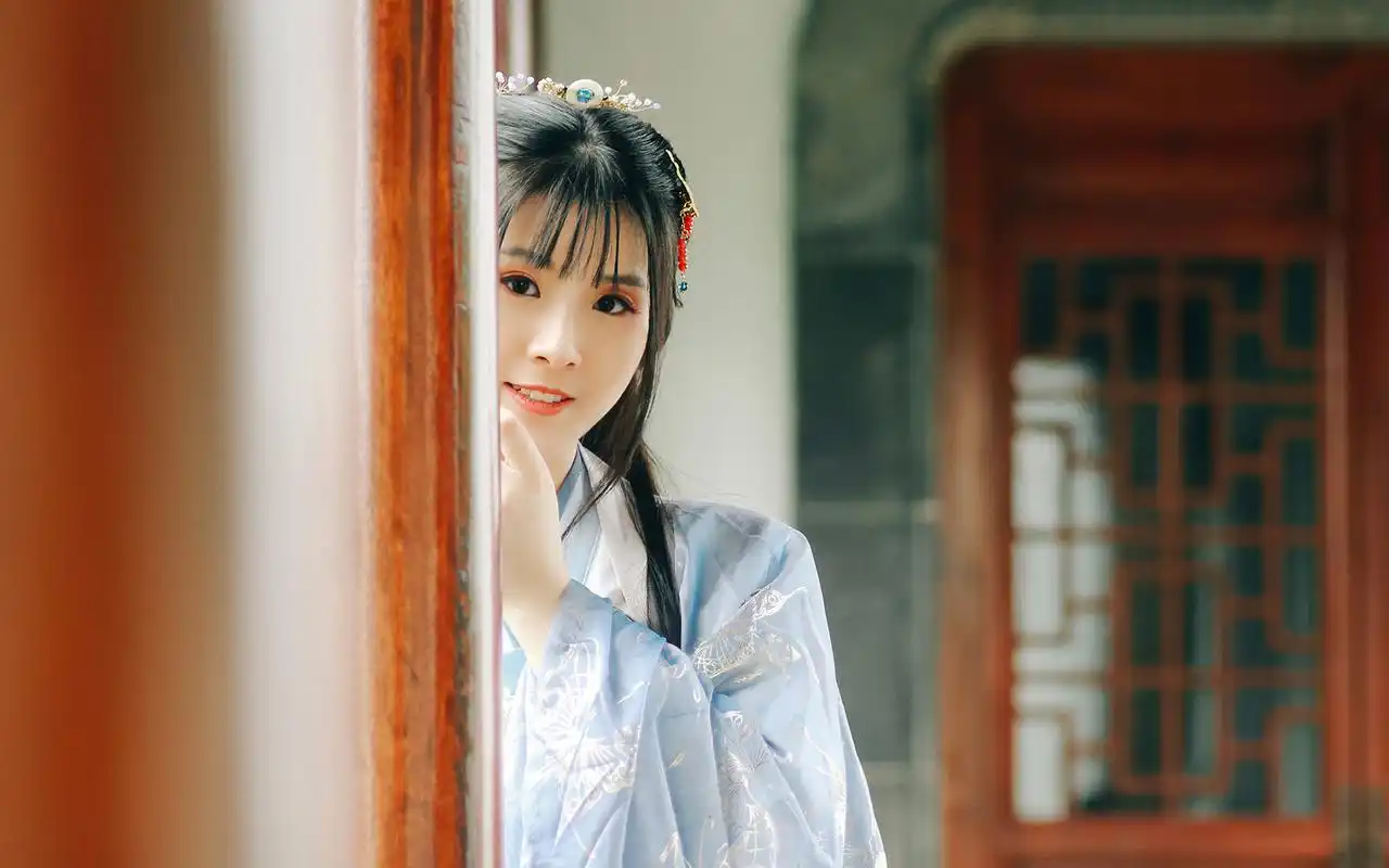 清纯古风汉服美女高清桌面壁纸