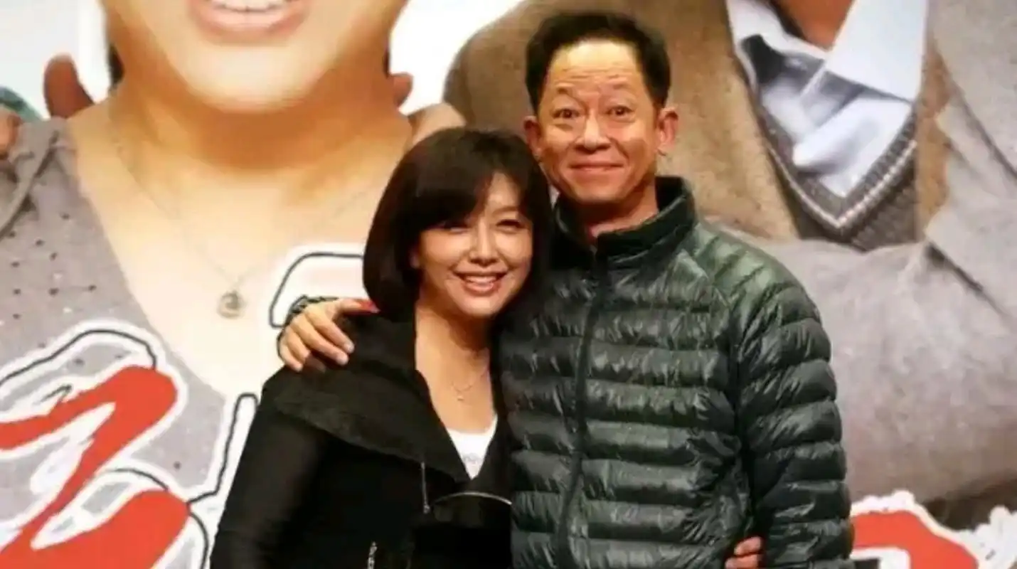 看到江珊的现任老公,才知为何靳东5年都没能抱得美人归  年轻时的江珊