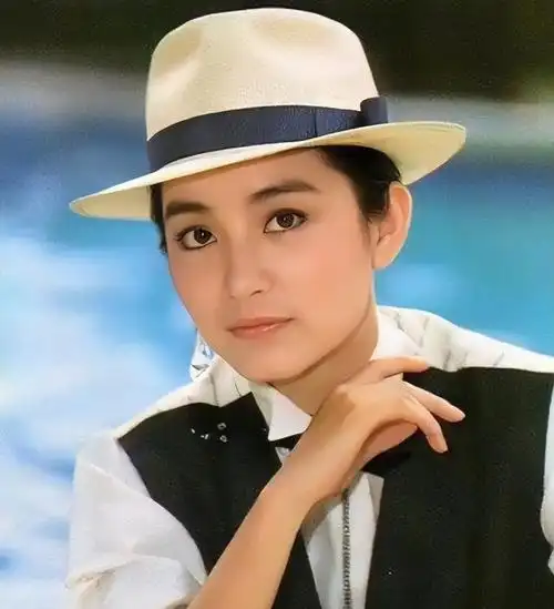 林青霞获终身成就奖罕见感谢丈夫,女儿撰文谈"我妈妈的另一面"