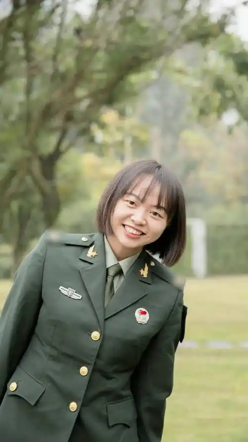 曾获中国人民解放军嘉奖.