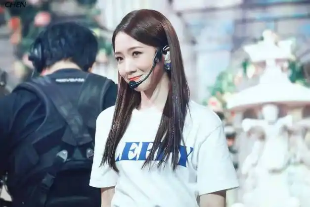 娱乐点评赵丽颖王俊凯唐嫣王鹤棣孟美岐刘耀文