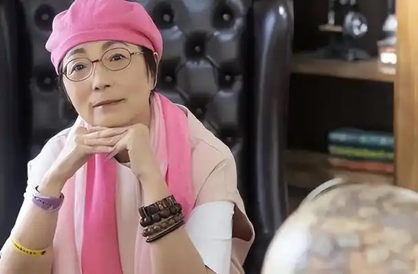 60岁苑琼丹被菲律宾政府封为公主!富商丈夫黄乃扬随之晋升拿督