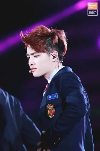 2021了怀念一下都暻秀的红发侧剃