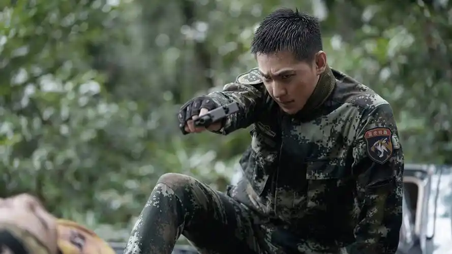 杨洋:证明自己这件事,急不来_燕破岳_训练_军装