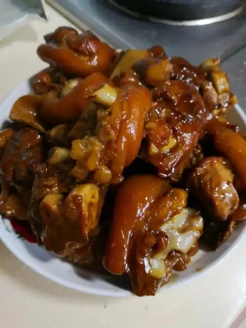 卡卡qi的地盘做的美味的家常菜:红烧猪蹄