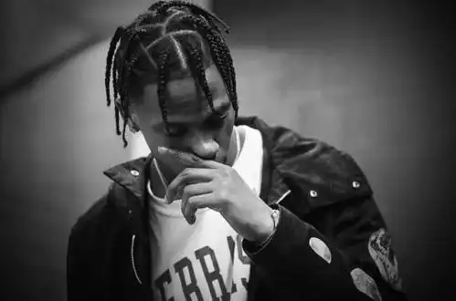 虽然大家都称之为"脏辫",但大mt问了问身边的黑人朋友们后,他们告诉我