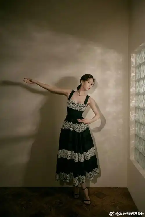 是《少年派1》里青春灵动的邓小琪,亦是《九州天空城2》里活泼随性的