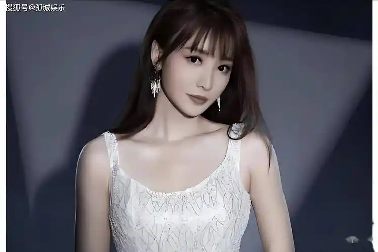 结语柳岩的勇敢和坦诚让人敬佩,她的经历也提醒了我们在高压环境下要