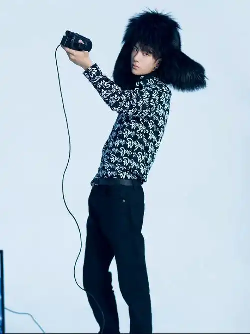 18年男人风尚的一组图好喜欢#王一博