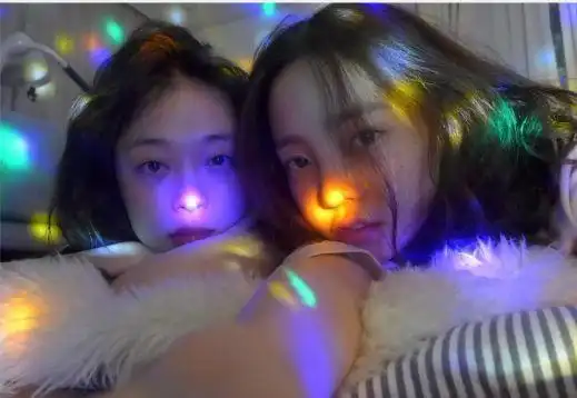 具荷拉发文悼念雪莉具荷拉此前也因网络暴力轻生