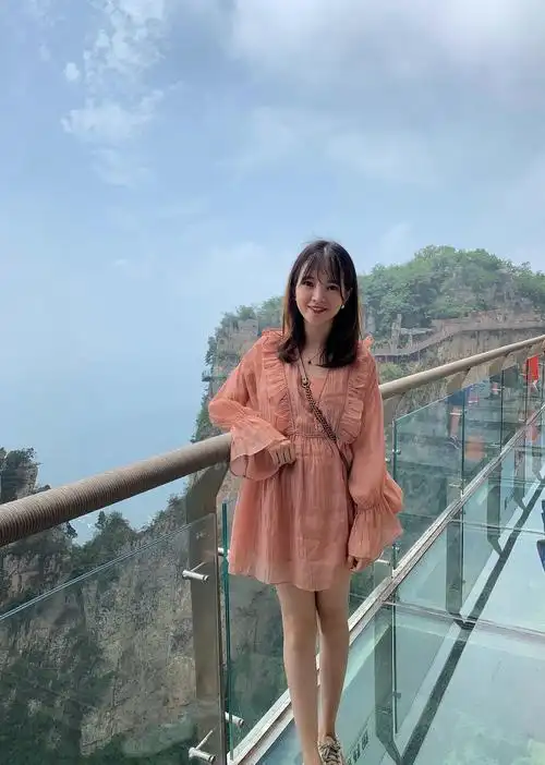 可爱女孩生活照学生真实美女生活照套图男人女丝袜25岁照片