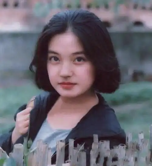 赵薇青涩旧照大眼灵动气质清纯写真图片34