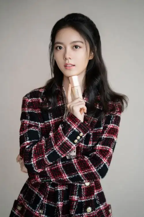 赵今麦纹格风衣优雅写真图片33