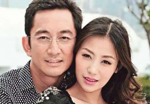 22岁嫁大21岁丈夫, 7年败完5个亿, 离婚后为千万放弃女儿抚养权