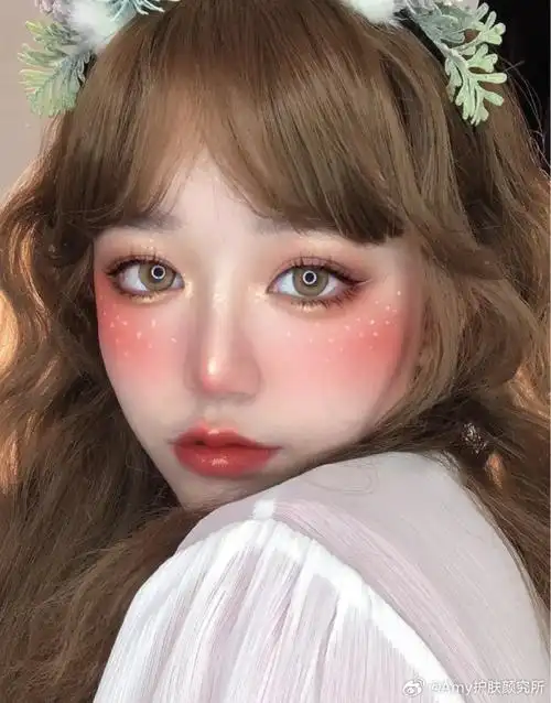 美妆博主超话一些敲好看的圣诞灵感妆容