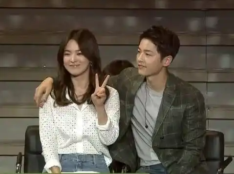 宋仲基分手后曾自暴自弃,并表示不可能复婚!所以是宋慧乔的错?_礼堂_