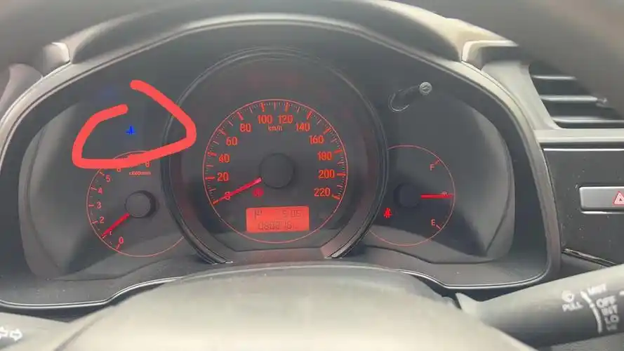 这个是需要加冷却液了嘛,启动了以后过会儿就不亮了_飞度车友圈_懂车