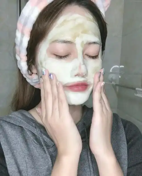 41岁秋瓷炫生图美翻了,皮肤水嫩又通透,她说"肌肤排毒"是关键