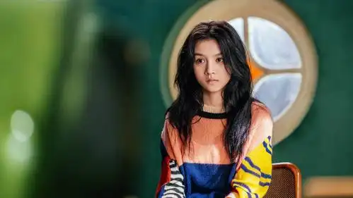 春夏《怪物先生》治愈上线 化身"怪力少女"抚慰孤独