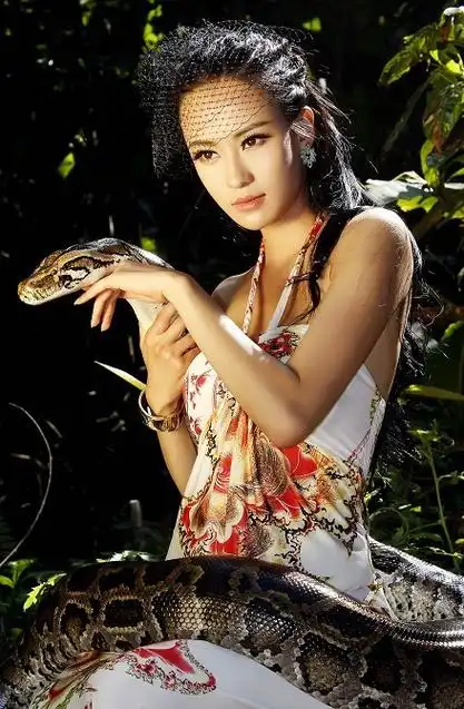 弥雅与小蟒 - 母其弥雅 - 母其弥雅 瑜伽舞者