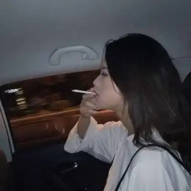 社会女霸气头像,女生头像图片-回车个性头像女生气质高冷抽烟女生伤感