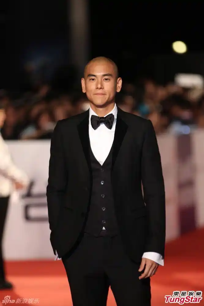 组图:《激战》彭于晏亮相红毯 光头抢镜_高清图集_新浪网