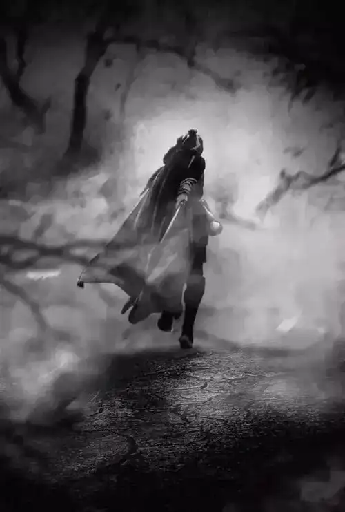 古代江湖侠客的最爱,刀和剑在古代历史上,究竟有何独特的魅力?