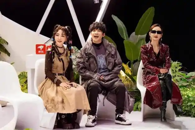 2显低迷,王鸥回归引关注,陈哲远作为新人加盟|鬼鬼|何炅|撒贝宁|女