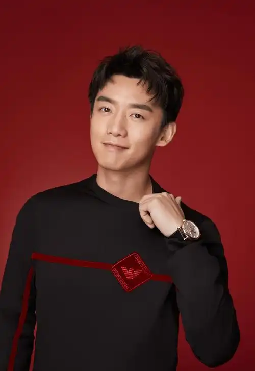 简介:郑恺新年红时髦帅气写真图片,分享一组郑恺图片给大家,图中的