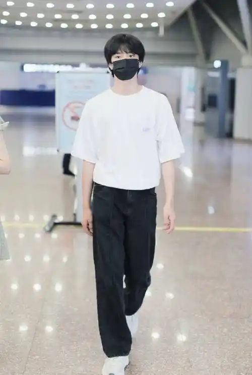 穿搭也是理想型_黑色_感觉_整体