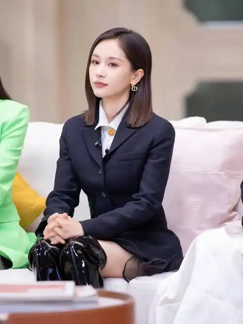 当清纯女神王子文穿上丝袜时,粉丝们都说:这就是我喜欢的明星_演技