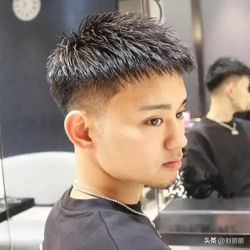 虽然冬天的气温比较低,但是男人的头发也